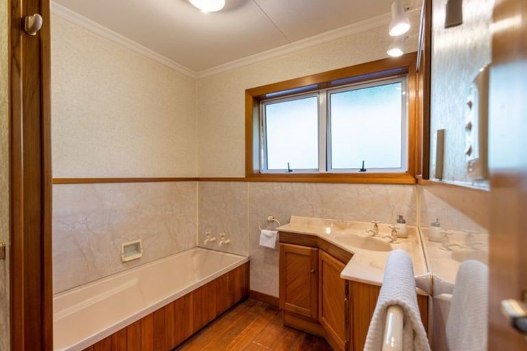 Photo of property in 70 Glen Road, The Glen, Dunedin, 9011