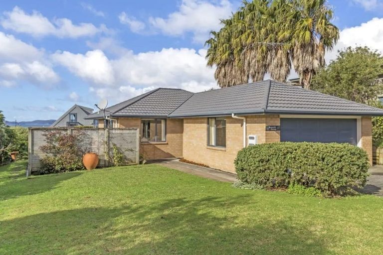 Photo of property in 6 Robinia Place, Snells Beach, 0920