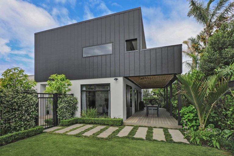 Photo of property in 7a Meeanee Quay, Westshore, Napier, 4110