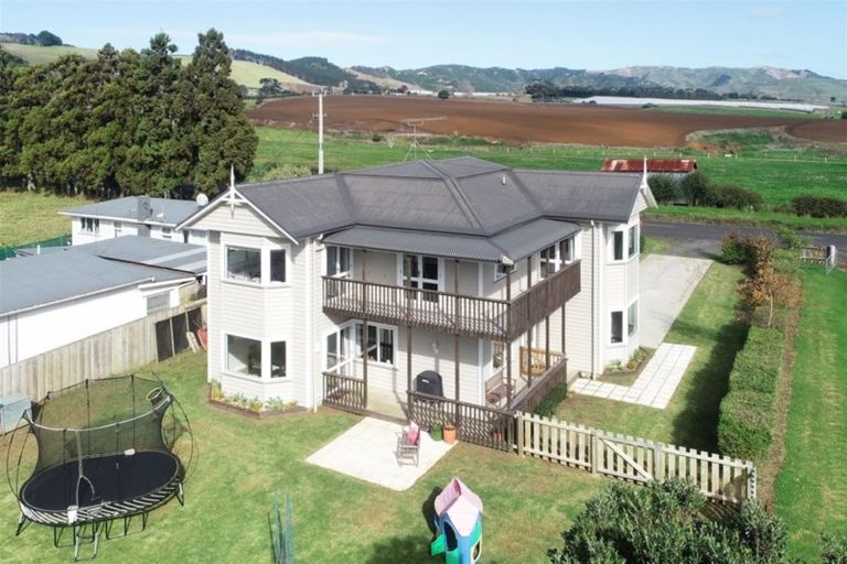 Photo of property in 17 Kohanga Road, Te Kohanga, Tuakau, 2693