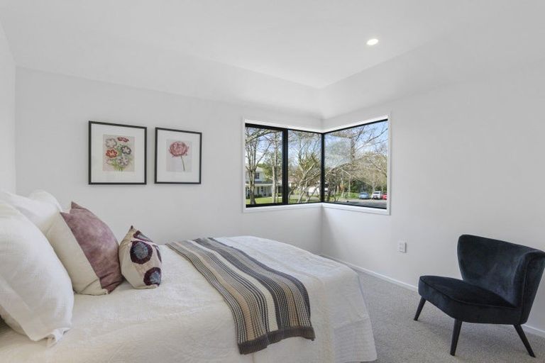 Photo of property in 17 Kingham Place, Avonhead, Christchurch, 8042