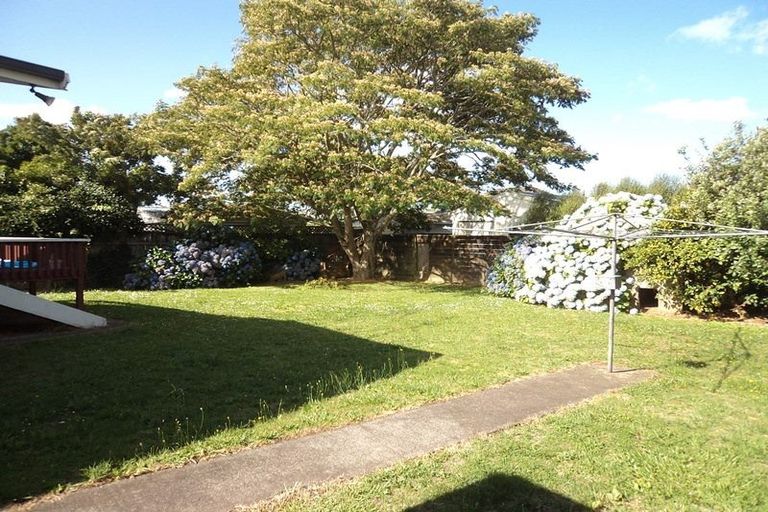 Photo of property in 21 Oakfield Crescent, Pukete, Hamilton, 3200