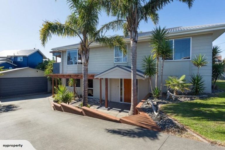 Photo of property in 1097 Papamoa Beach Road, Papamoa Beach, Papamoa, 3118
