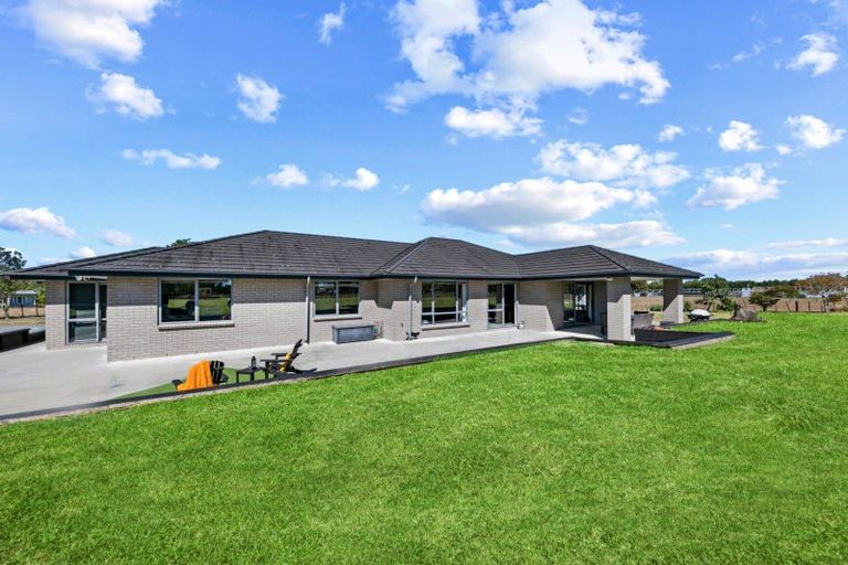 Photo of property in 9 Fitzgerald Road, Drury, 2113