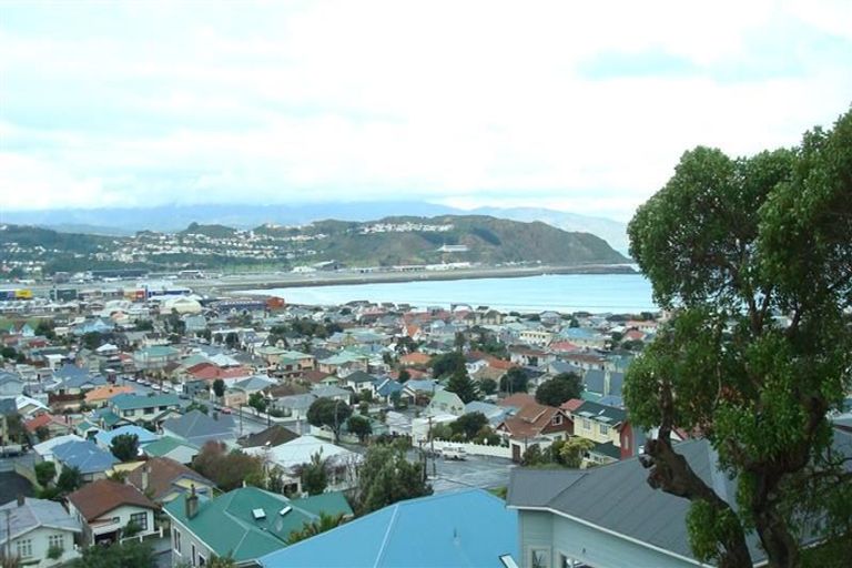 Photo of property in 6 Buckingham Street, Melrose, Wellington, 6023