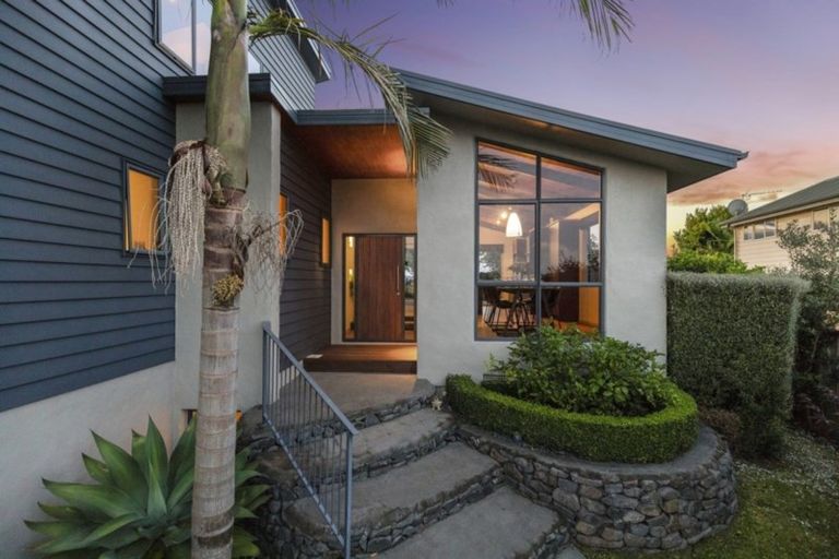 Photo of property in 15 Southworth Place, Grandview Heights, Hamilton, 3200