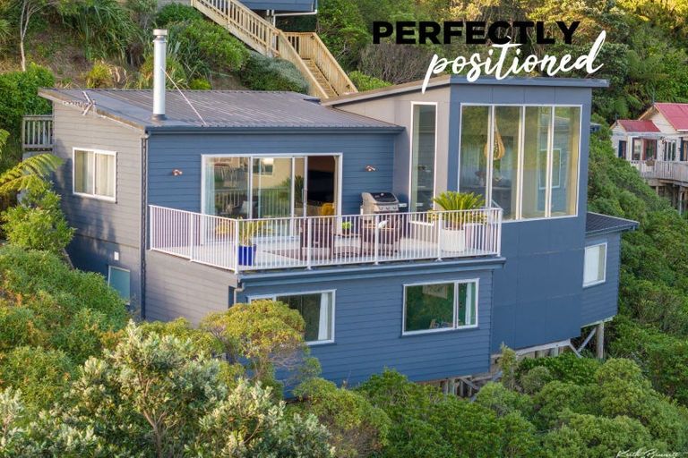 Photo of property in 4 Singers Road, Korokoro, Lower Hutt, 5012