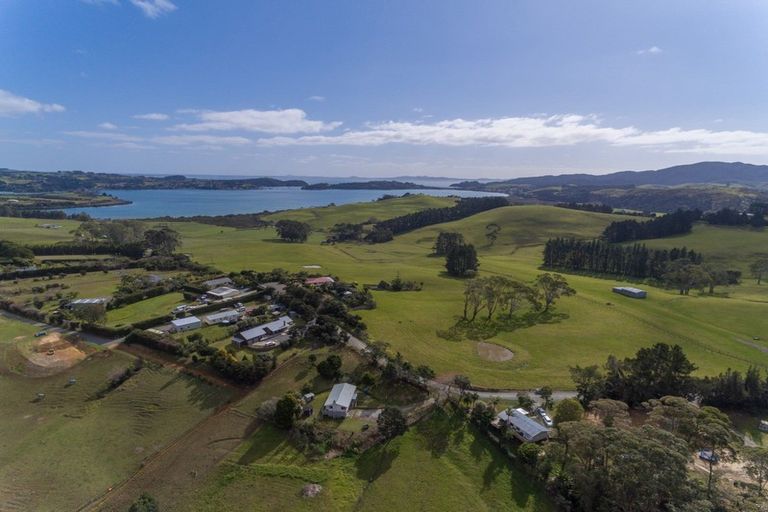 Photo of property in 15 Fosters Road, Mangonui, 0494