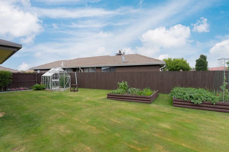 Photo of property in 21 Peebles Drive, Hei Hei, Christchurch, 8042