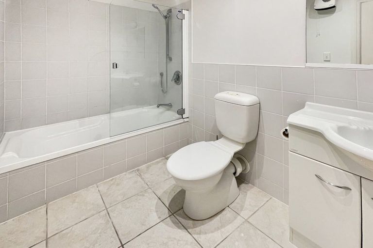 Photo of property in 153e Grant Road, Thorndon, Wellington, 6011