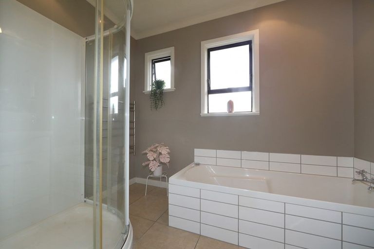 Photo of property in 11 Lodge Road, Maraenui, Napier, 4110