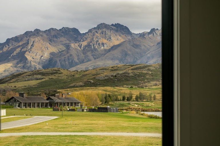 Photo of property in 33 Mulholland Drive, Jacks Point, 9371