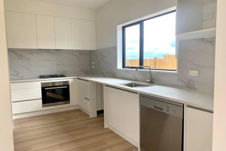 Photo of property in 1a Putiputi Way, Papakura, 2110