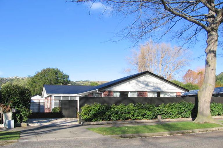 Photo of property in 9 Holliss Avenue, Cashmere, Christchurch, 8022