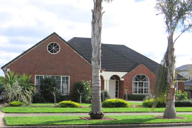 Photo of property in 23 Anaheim Boulevard, Shamrock Park, Auckland, 2016