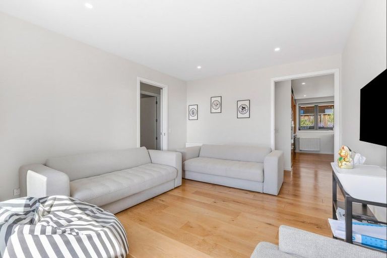 Photo of property in 22 Robrosa Street, Wanaka, 9305