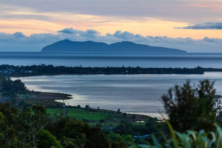 Photo of property in 1031b State Highway 2, Tanners Point, Katikati, 3177