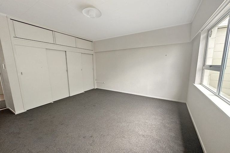 Photo of property in 2/270 Glenvar Road, Torbay, Auckland, 0630
