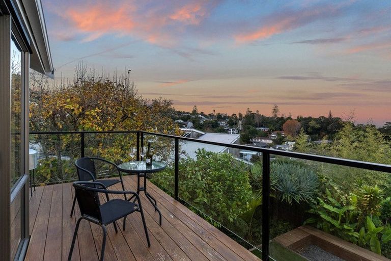 Photo of property in 2/55a Woodlands Crescent, Browns Bay, Auckland, 0630