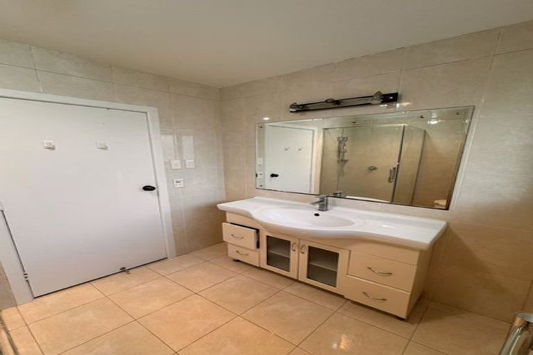 Photo of property in 30 Velma Road, Hillcrest, Auckland, 0627