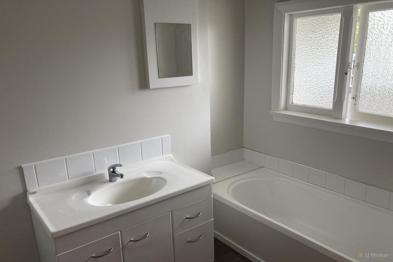 Photo of property in 32 Mill Road, Waimate, 7924