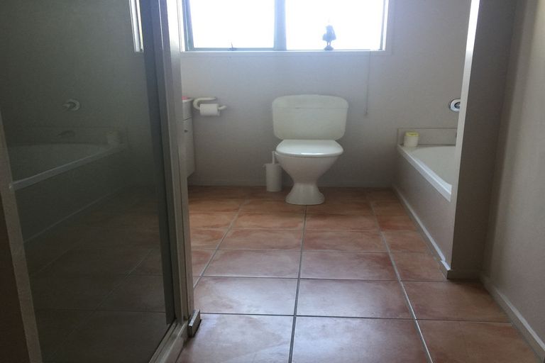 Photo of property in 2/103 Swanson Road, Henderson, Auckland, 0610