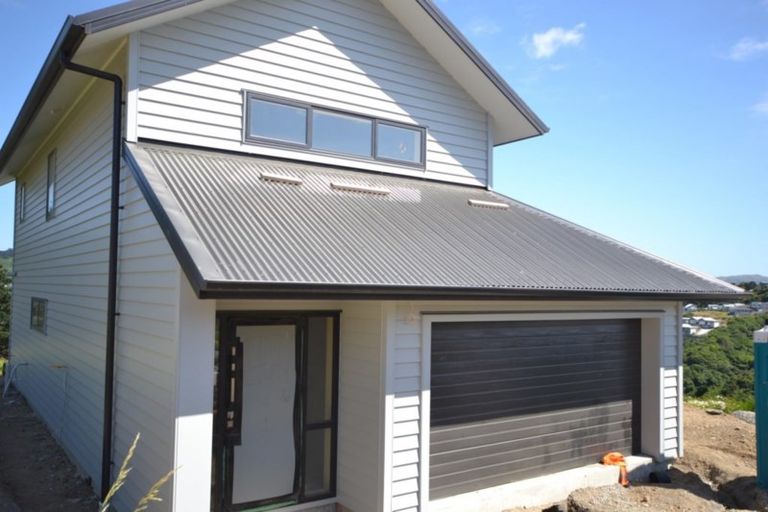 Photo of property in 50 Spenmoor Street, Newlands, Wellington, 6037