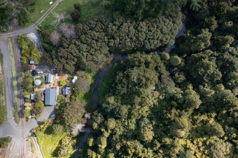 Photo of property in 203 Tahekeroa Road, Tahekeroa, Kaukapakapa, 0873