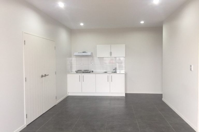 Photo of property in 18 Kira Road, Flat Bush, Auckland, 2016