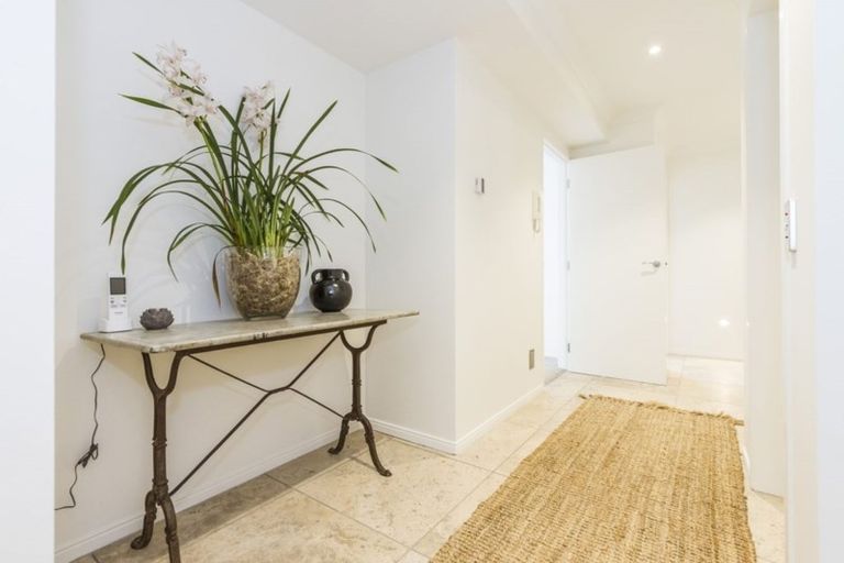 Photo of property in 15 The Strand, Takapuna, Auckland, 0622