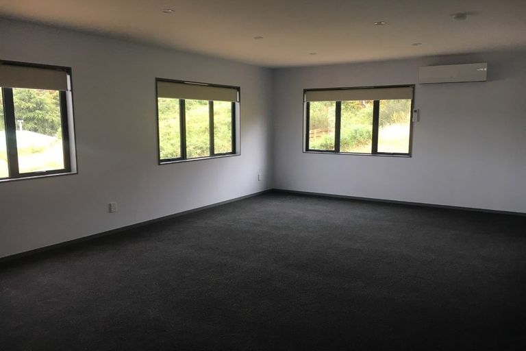 Photo of property in 34b Speargrass Grove, Timberlea, Upper Hutt, 5018