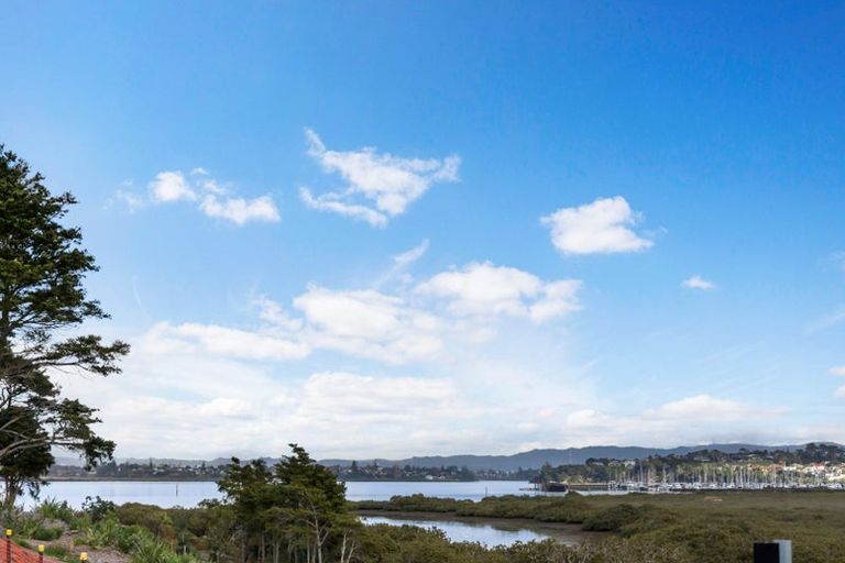 Photo of property in 8/4 Limestone Drive, Hobsonville, Auckland, 0616