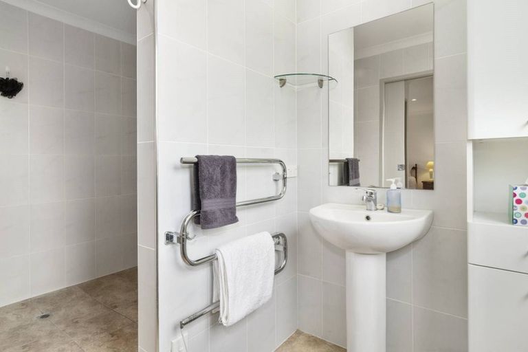 Photo of property in 17 Olive Close, Omokoroa, 3114