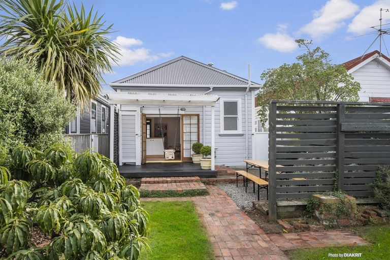 Photo of property in 5 Te Whiti Street, Kilbirnie, Wellington, 6022