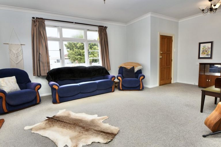 Photo of property in 2 Mckenzie Terrace, Carterton, 5713