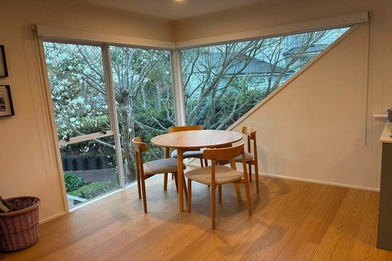 Photo of property in 13b Rodney Road, Northcote Point, Auckland, 0627