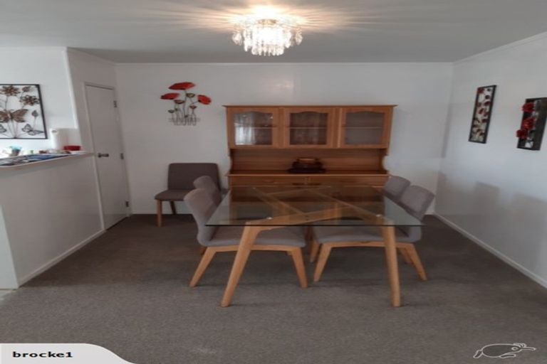 Photo of property in 1/2 Taonui Street, Rosehill, Papakura, 2113