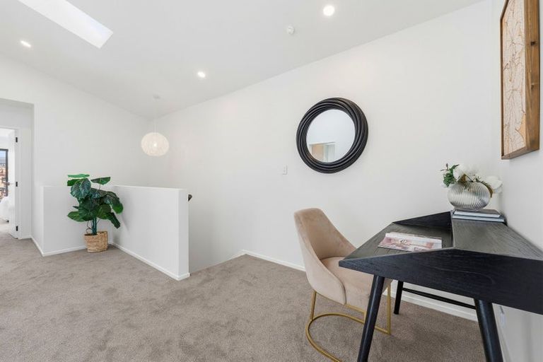 Photo of property in 102e Te Oneroa Way, Long Bay, Auckland, 0630