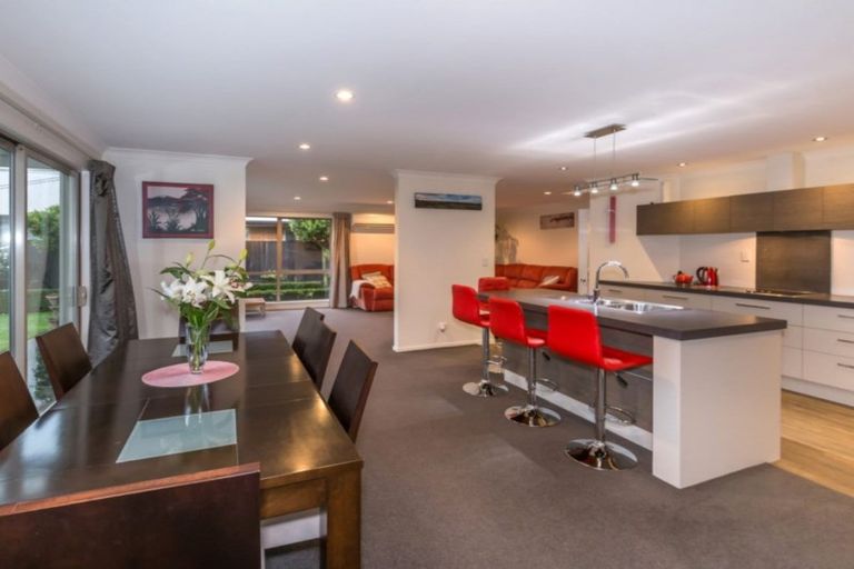 Photo of property in 32 Date Crescent, Aidanfield, Christchurch, 8025