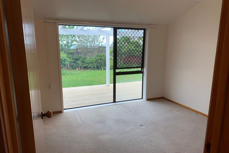 Photo of property in 10 Dorrington Place, Eastern Beach, Auckland, 2012