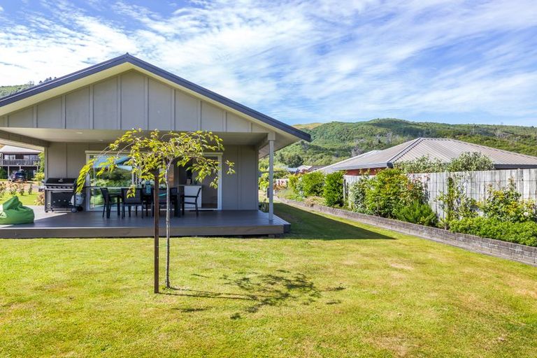 Photo of property in 30 Kenrigg Road, Kinloch, Taupo, 3377