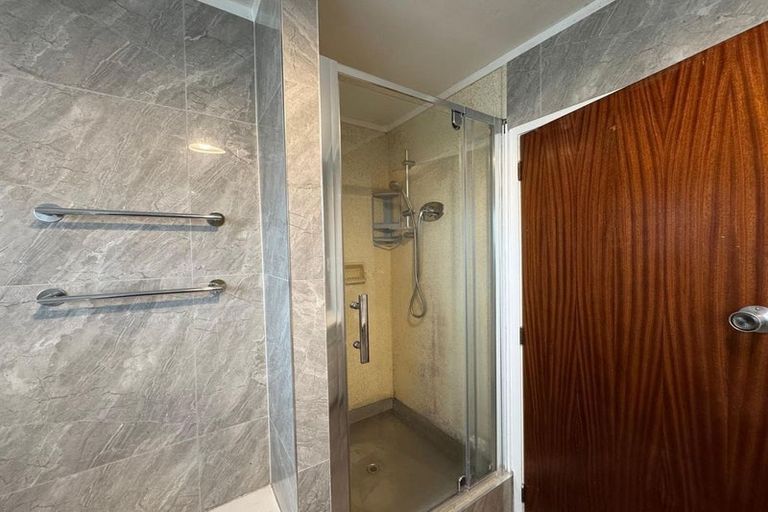 Photo of property in 2/69 Settlement Road, Papakura, 2110