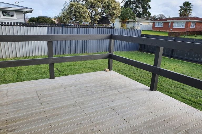 Photo of property in 11 Kambalda Street, Mangere Bridge, Auckland, 2022