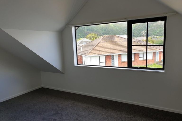 Photo of property in 2/96 Cambridge Terrace, Waterloo, Lower Hutt, 5011