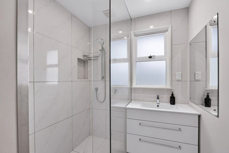 Photo of property in 28 Selwyn Road, Havelock North, 4130