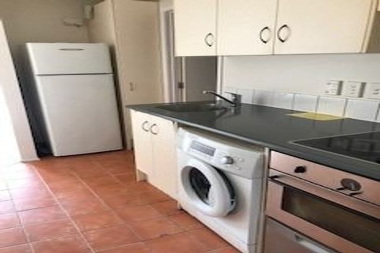 Photo of property in 17d/30 Westward Ho, Glen Eden, Auckland, 0602