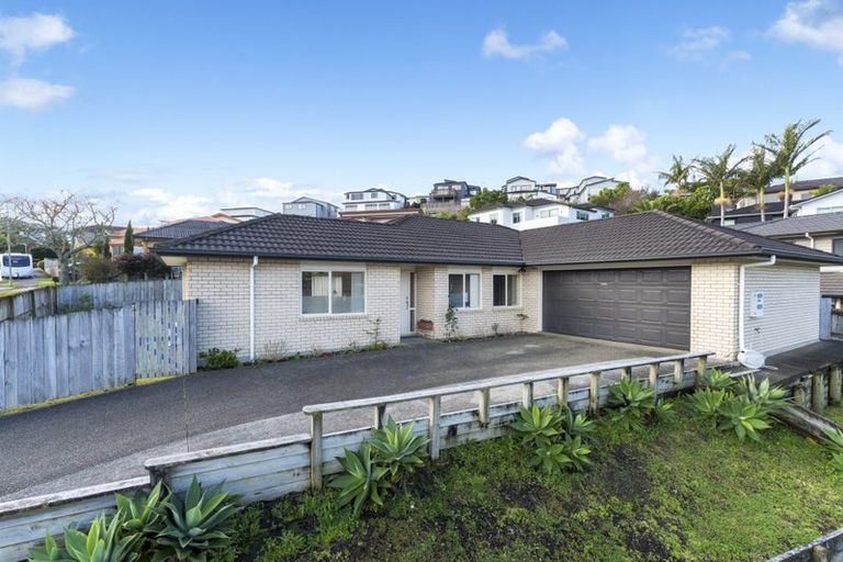 Photo of property in 48 San Marino Drive West, Henderson, Auckland, 0612