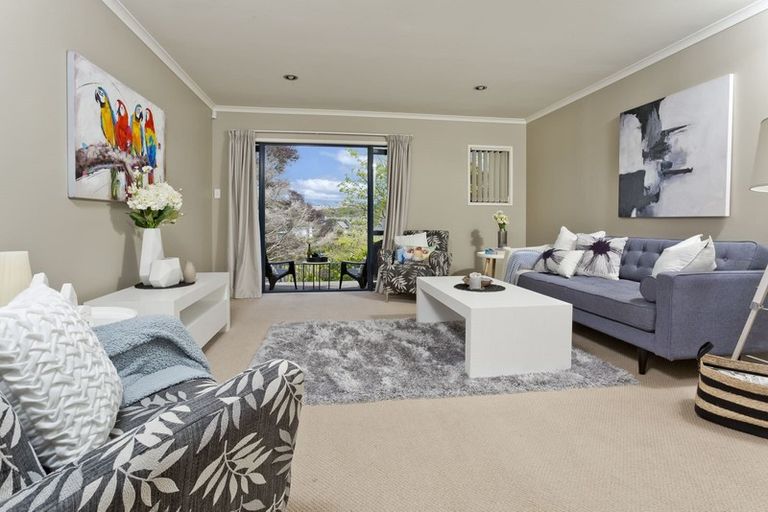 Photo of property in 95 Fields Parade, Oteha, Auckland, 0632