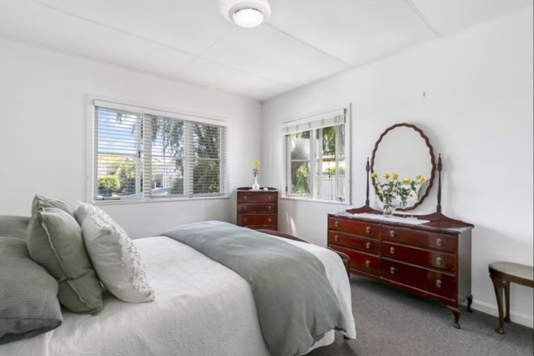 Photo of property in 10 Evan Street, Belmont, Auckland, 0622