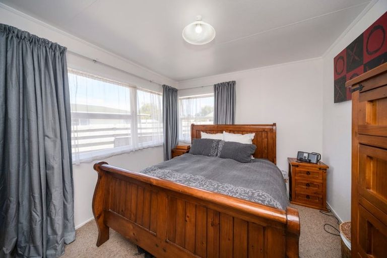 Photo of property in 84 Apollo Parade, Milson, Palmerston North, 4414